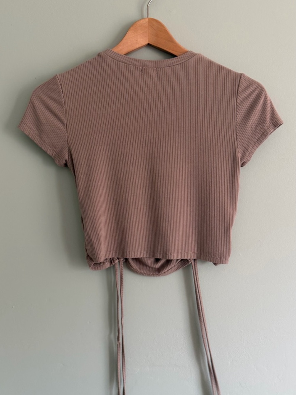 Garage Ribbed Ruched Crop Top - light brown - Picture 2 of 3